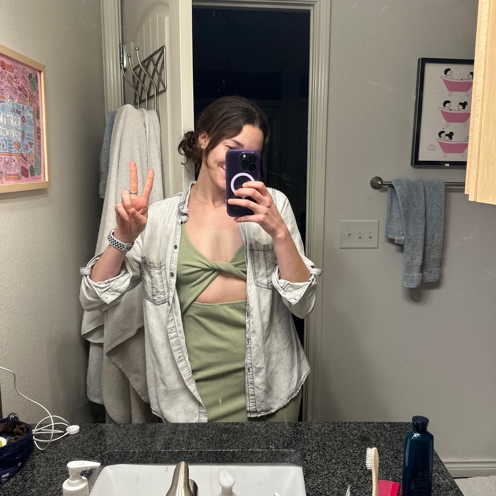 Meet your Posher, Claire